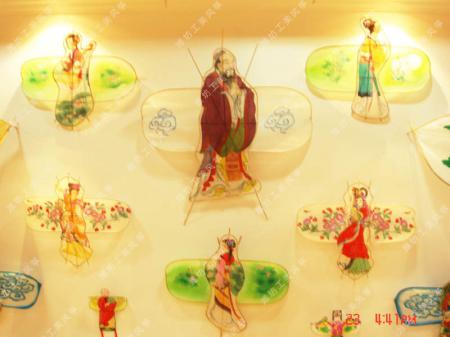 潍坊工美位上海松江中学打造风筝