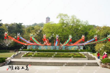 潍坊工美为无锡园林打造九龙壁悬空风筝